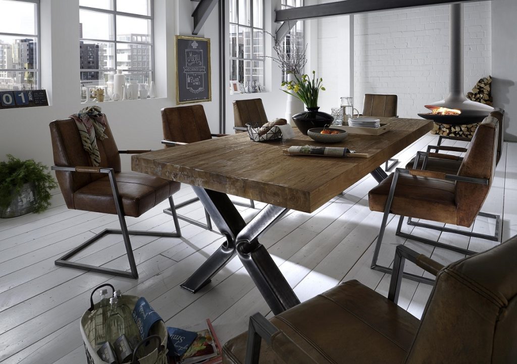 Nieuwe teak tafels in de collectie