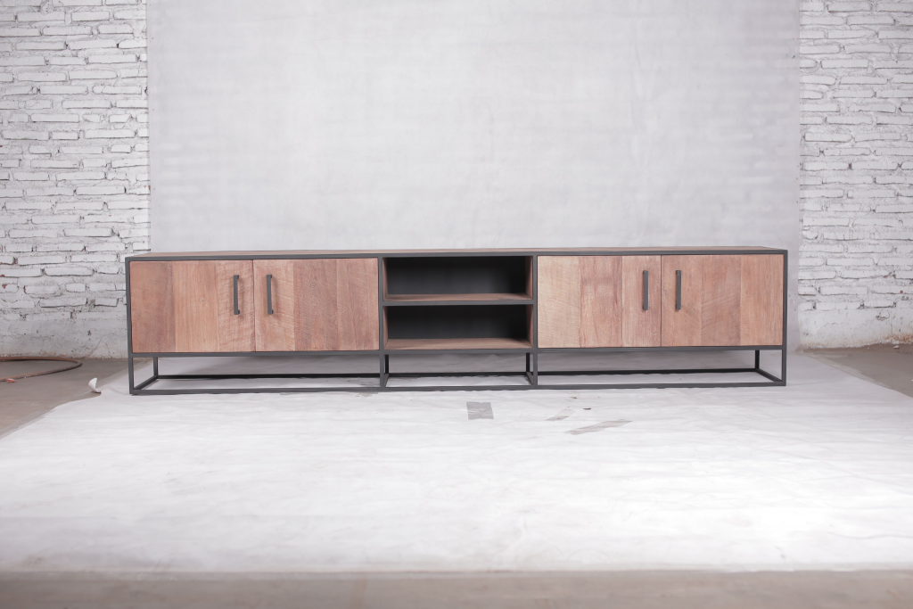 Metal teak woonprogramma Banjar verwacht in september