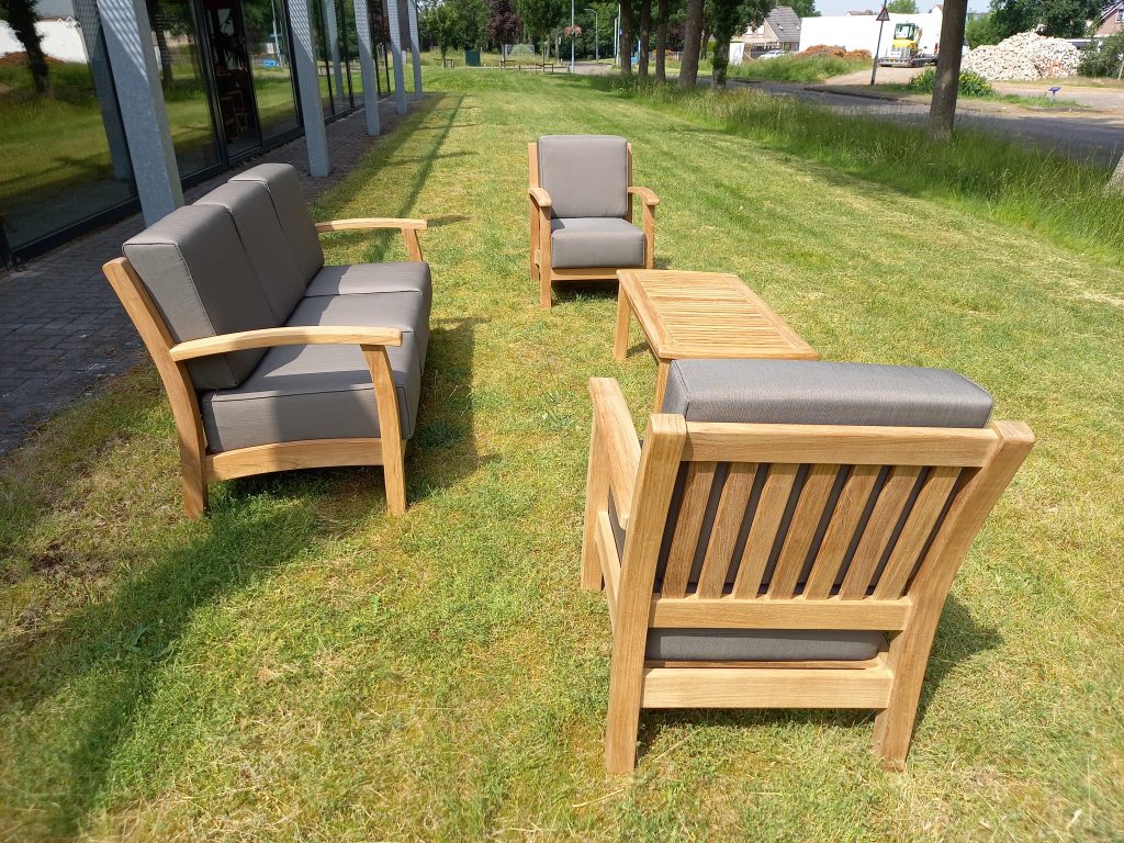 Loungeset Bratan gemaakt van het beste Teakhout